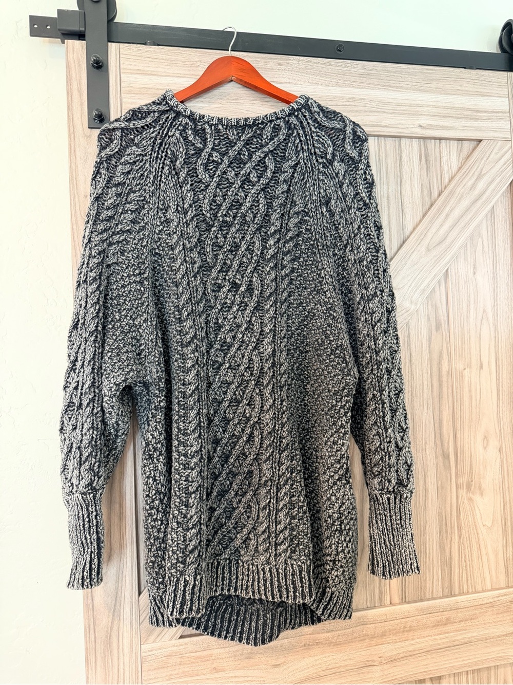 Cozy Cable-Knit Oversized Sweater - Gray